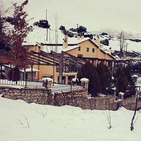 Guesthouse Mouses Kalavryta Extérieur photo